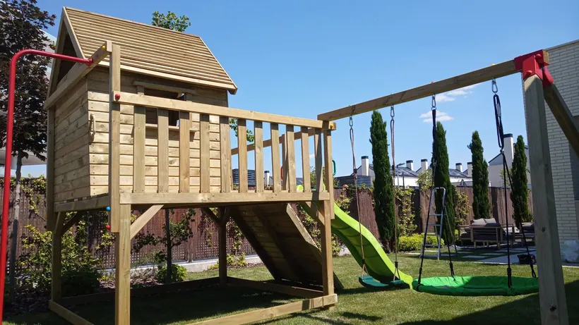 Otra perspectiva del parque infantil Modelo 3